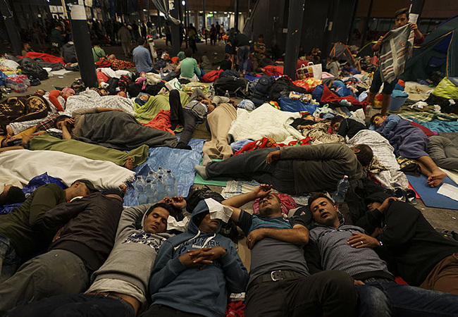 saran refugees in railway station