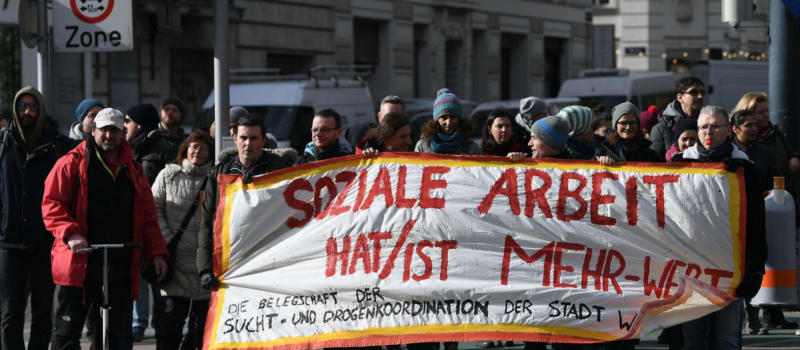 Social workers in Austria went on strike demanding a reduction of ...